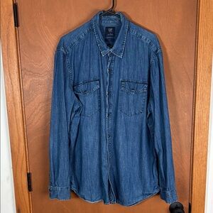 GAP Men's XL Slim Fit Dark Blue Light Weight Denim Button-Down Shirt
